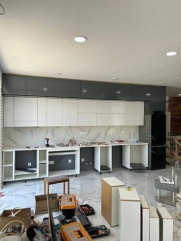 Sifarişlə mətbəx mebeli: Sifarişlə mətbəx dəsti, Özü çəkən petlələr, Mat laminat, Kredit var, Pulsuz çatdırılma — 10