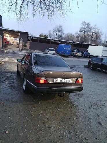 300 000: Mercedes-Benz W124: 1993 г., 2.2 л, Автомат, Бензин, Седан — 7