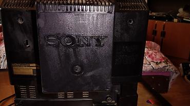toranjski ventilator: CRT Sony Trinitron kolor TV, model KV-1434M3 (14"). - Trisistemski — 6