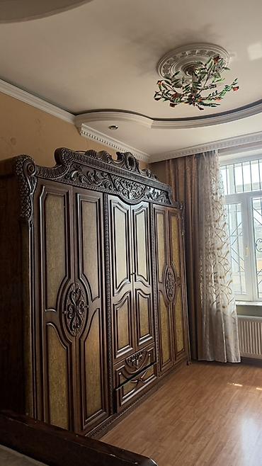 Ev və bağ: Klassik üslubda yataq otağı mebel dəsti Tərkibi: - Böyük paltar — 8