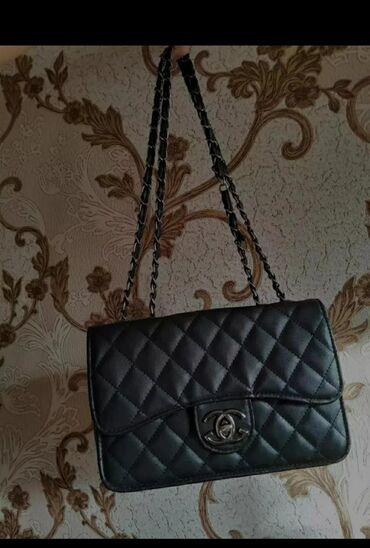 chanel blue qiymeti: Çiyin çantası, Chanel, İşlənmiş