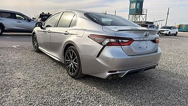 2022: Toyota Camry: 2022 г., 2.5 л, Вариатор, Гибрид, Седан — 5