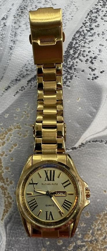 gun eynəyi: Qızılı rəngdə Michael Kors kvars qol saatı - Korpus və qolbaq: metal — 4