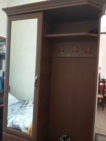 paltar yigmaq ucun cantalar: Гардеробный шкаф
