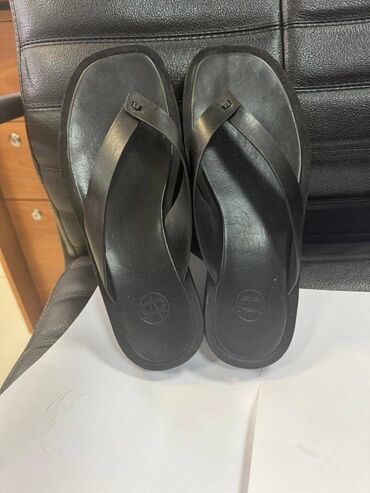 женская обувь 38: Продаем женские босоножки все по 1000 сом, черные фирма Massimo