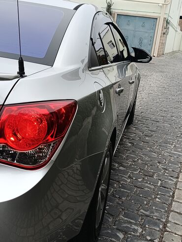 Chevrolet: Chevrolet Cruze: 1.4 l | 2013 il 27000 km Sedan — 7