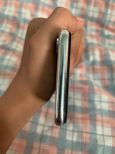 Apple iPhone: IPhone Xs, Серебристый, Чехол — 4