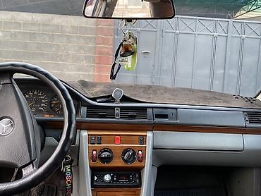 Mercedes-Benz: Mercedes-Benz W124: 1992 г., 2.3 л, Механика, Бензин, Седан — 12