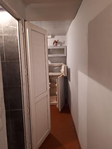 Uzunmüddətli kirayə mənzillər: 1 ci mkr Kohne sumqait shadliq sarayin (Melek) arxasinda. Stol, stul — 4