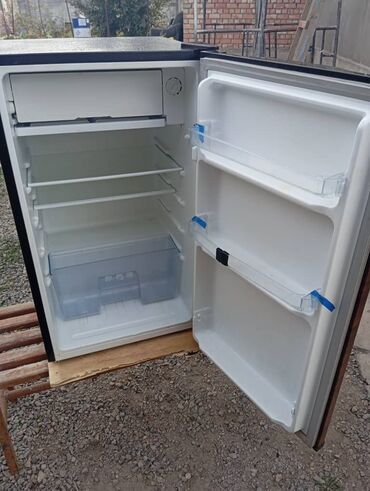 куплю витринные холодильники: Муздаткыч Кичи муздаткыч