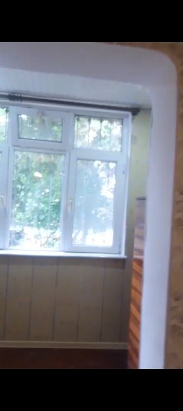 Uzunmüddətli kirayə mənzillər: Qara. Qarayevdə 145 məktəbə yaxın 1otaq kirayyə verilir 450azn ofis — 2