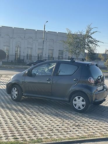 рефрижератор продажа: Toyota Aygo: 2010 г., 1 л, Механика, Бензин, Хэтчбэк — 5