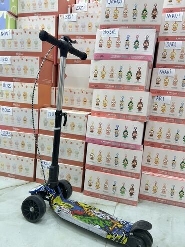 Информатика: Uşaqlar üçün nəzərdə tutulmuş bu üçtəkərli skuter, geniş və yerdə