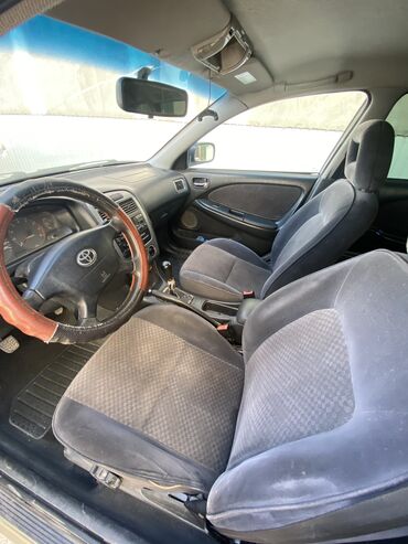 Toyota: Toyota Avensis: 2001 г., 1.6 л, Механика, Бензин, Универсал — 12