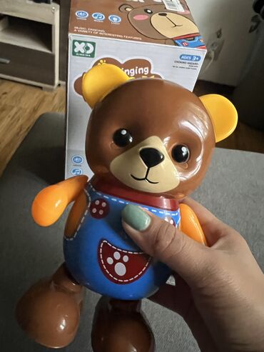 медведь игрушка: Новый танцующий музыкальный медведь Ребенок боится Отдам за 400 сом