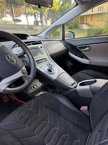corolla 2018: Toyota Prius: 2014 г., Гибрид, Лифтбек — 2