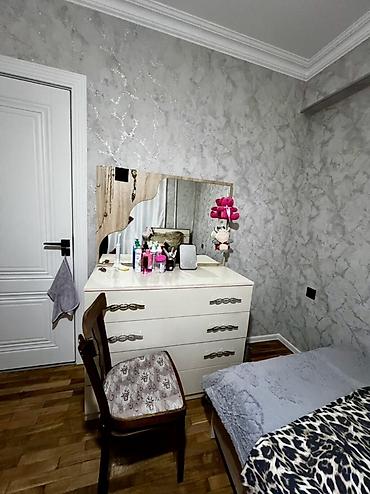 tək çarpayı: Tək otaq kirayeye verilir . Ev 5 otaqlı evdir 5 xanım qalır1 xanım — 3