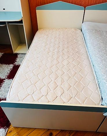 carpayi satiram: Oğlan və qız üçün, İşlənmiş, Çarpayı, Bazasız, Matras ilə — 1