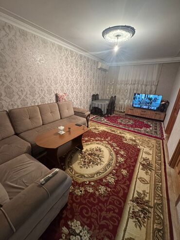 Uzunmüddətli kirayə evlər: Sumqayıt 16 ci mikrorayon Səda marketin yaxınlığında 4 otaq ev kirayə — 6