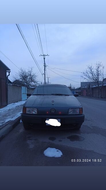 Volkswagen Passat: 1989 г., 1.8 л, Механика, Бензин, Седан