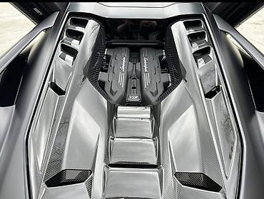 воз: Lamborghini : 2024 г., 6.5 л, Гибрид, Купе — 5