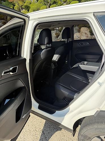 1: Kia Sportage: 2022 г., 1.6 л, Гибрид, Кроссовер — 10