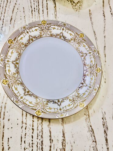 Наборы посуды: Сервиз. 18 персон. Тарелка 3тур18 штуктан ар бири,салатница 2тур at lalafo.kg — 9 Наборы посуды: Сервиз. 18 персон. Тарелка 3тур18 штуктан ар бири,салатница 2тур — 9