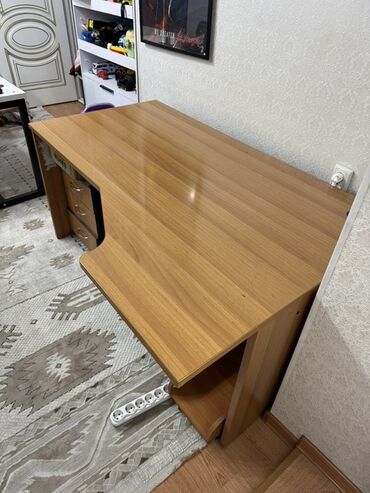 стол для компьютера бу: Компьютерный стол, Угловой