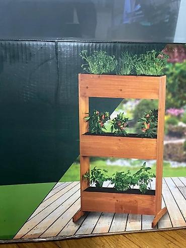 Žardinjere: Drvena vertikalna žardinjera sa 3 nivoa - Materijal: masivno drvo — 3