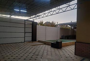 Продажа коттеджей и домов: Продаю 5 –комнатный дом. Адрес: Кайназарова – Профсоюзная. Закрытый — 11