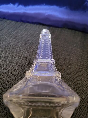 Čaše: Flasica vintaz,nova za pice Ajfelov toranj. Flasa bez ostecenja,sve na lalafo.rs — 5 Čaše: Flasica vintaz,nova za pice Ajfelov toranj. Flasa bez ostecenja,sve — 5