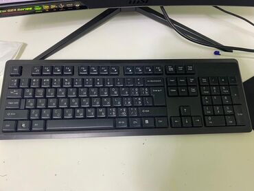 Masaüstü kompüterlər və iş stansiyaları: Komputer monitor ve aksesuarlar satillir 7 ay di almisam cox az — 11