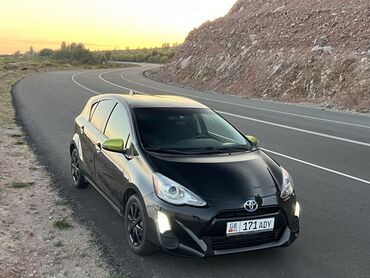 Toyota: Toyota Prius: 2016 г., 1.5 л, Гибрид