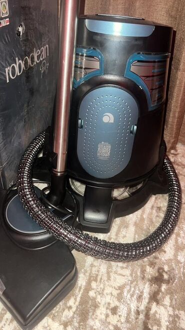 пылесоса: Пылесос Roboclean Pro с аквафильтром. Устройство выполнено в черном