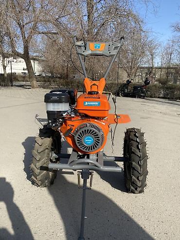 Бензиновые мотоблоки: Мотоблок RUSMASH (оранжевый) - Бензиновый двигатель, ручной запуск. - — 1