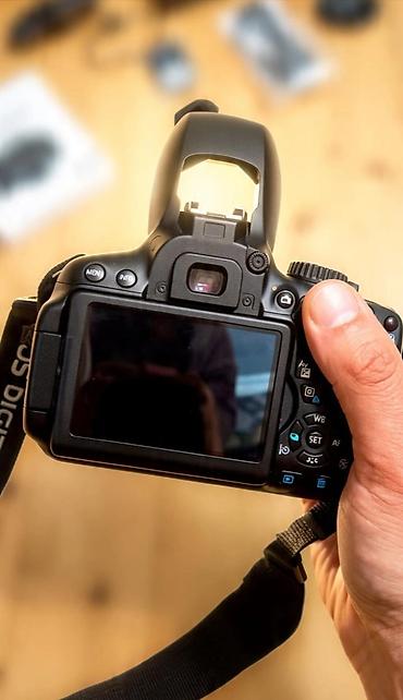 canon 60d: Canon DSLR fotoaparat + EF-S 18-55mm f/3.5-5.6 III obyektiv - Brend — 2