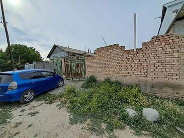 Продажа коттеджей и домов: Продаётся в центре Кенеша ориентир авторынок 10сотокс красной книгой — 1