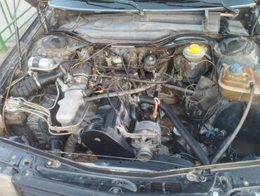 срочно срочно продаю машина: Audi 100: 1990 г., 1.8 л, Механика, Бензин, Седан