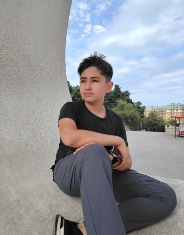 Biznes üçün program təminatı: Məhsul: “Ay Məllim” – Pul Qazanmaq Tətbiqi Xüsusiyyətlər: - Sadə və — 8