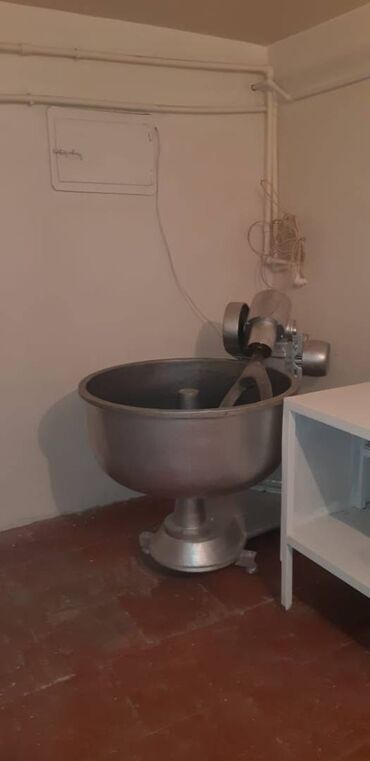 Kommersiya daşınmaz əmlakının satışı: Xətai rayonu,Əhmədli,xalqlar metrosunun yaxınlığında, 4 otağlı 64 kv.m — 6