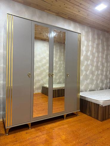 Üç qapılı paltar dolabı - Rəng: boz (mat), qızılı dekor xətləri və lalafo.az -da Üç qapılı paltar dolabı - Rəng: boz (mat), qızılı dekor xətləri və