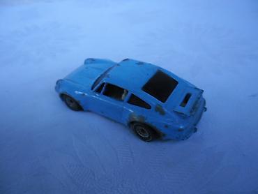 range rover igracka: Siku Porsche 911 oko 1:60,izgreban — 3
