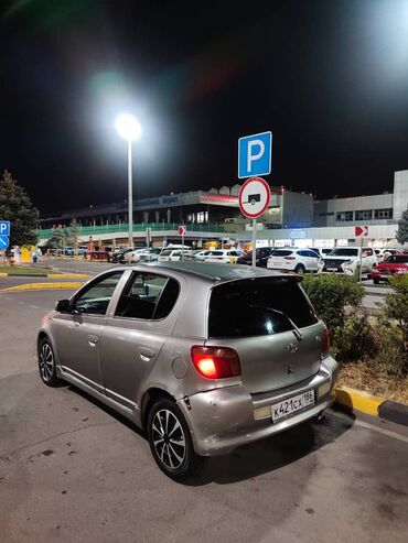 тромблер голф 3: Toyota Vitz: 2000 г., 1.5 л, Автоматтык, Бензин