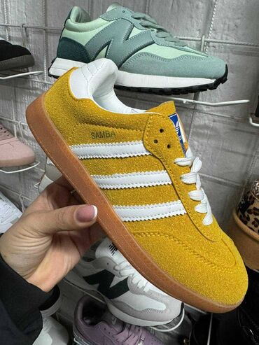 Patike: Adidas Samba patike

Novo
Brojevi 36 do 41

fb Moja Kupovina 1 — 6