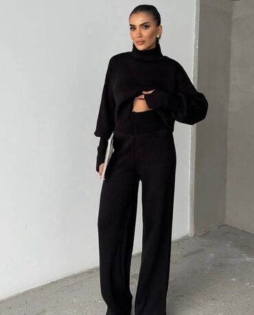 Kompleti: Komplet trikotaža 
Prelepe boje
3500 dinara L — 4