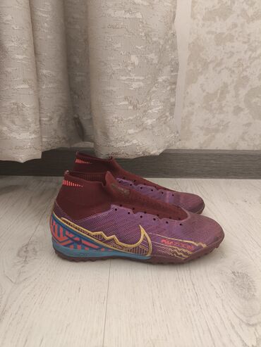 джорданы женские: 37размер Футбольные бутсы Nike Zoom Mercurial в фиолетово-золотистой