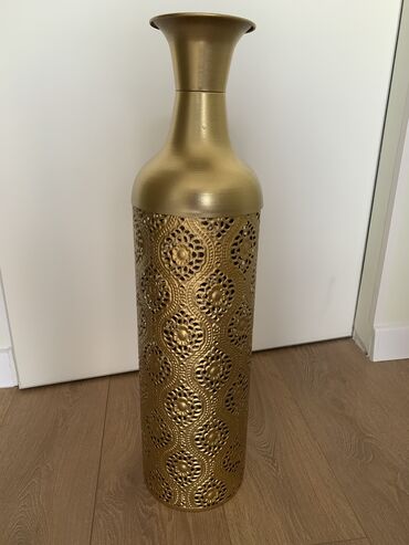 ваза напольная керамическая высокая: Одна ваза, Металл
