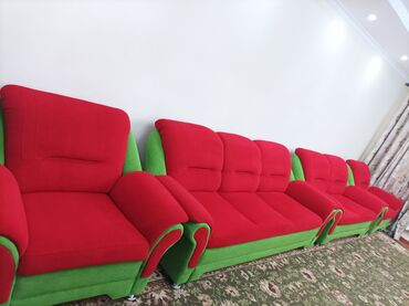 чехол диван: Срочно Продаю диван в хорошем состоянии. Длина 6 м. чехол в подарок