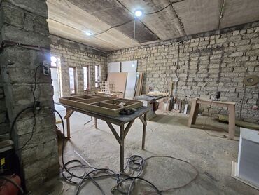 Sex, zavod və fabriklər: Mebel Sexi ( Taxta Sexi ) Arendaya (İcarəyə) Verilir. 110kv. Hündürlük — 7