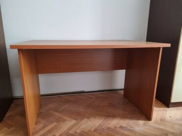 radni stolovi za devojcice: Desks, Rectangle, Plywood, Used